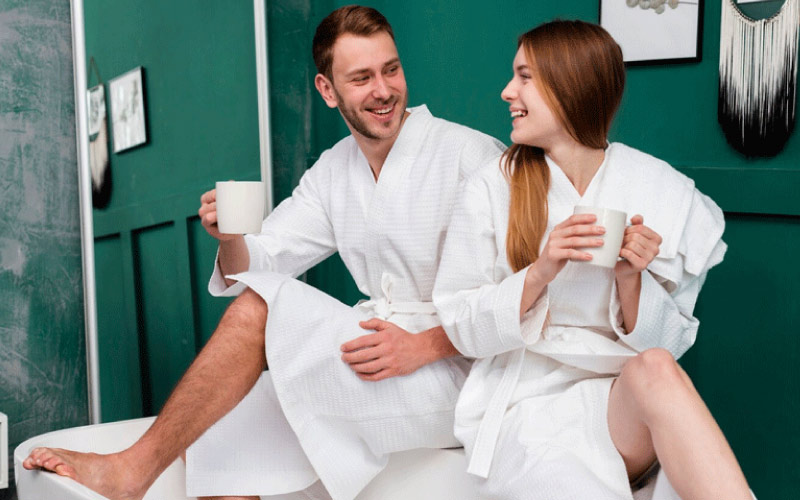 woman + man receiving a couples massage, summer travel, November 2024, Australia